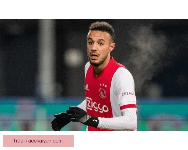 哈维·西蒙斯当前合同薪资结构及续约前景分析